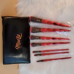 Miss Lil Makeup brushes